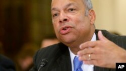 "Seguimos decididos a perseguir a los coyotes", dijo el secretario de DHS, Jeh Johnson.