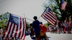 馬薩諸塞州科德角巴恩斯特布爾舉行7月4日獨立日慶祝遊行。 (2024年7月4日)