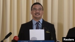马来西亚国防部长希山慕丁·胡先（资料照片）