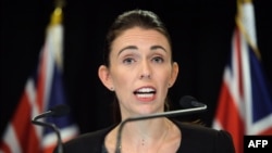 Premijerka Novog Zelanda Džasinda Ardern obraća se medijima u parlamentu u Velingtonu 18. marta 2019. (Foto: AFP/David Lintott)