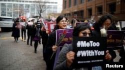 El movimiento #MeToo extendió sus denuncias desde el acoso sexual hasta el derecho al aborto y traspasó las fronteras de Estados Unidos.