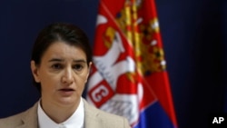 Ostaje da se vidi da li će se premijerka Srbije Ana Brnabić učlaniti u SNS, Foto: AP Photo/Darko Vojinovic