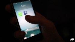 El contenido se divide por regiones, así como por temas, con secciones de noticias especiales sobre ciencia y tecnología, salud, entretenimiento.