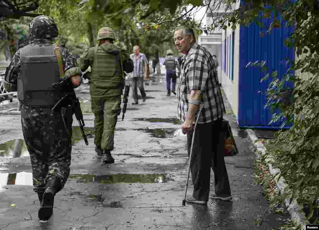 Українські військові у Дзєржинську.