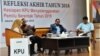 Refleksi Akhir Tahun, Kesiapan KPU menyelenggarakan pemilu serentak 2018di kantor KPU, Rabu (18/12). (VOA/Fathiyah)