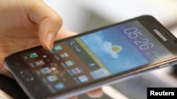 Samsung lidera el mercado de teléfonos inteligentes con sistema operativo Android. 