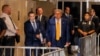 El expresidente Donald Trump abandona el tribunal el jueves 2 de mayo de 2024 en Nueva York, tras los procedimientos del día en su juicio por pago secreto de dinero.