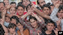آنگلا مرکل صدر اعظم آلمان در آوریل ۲۰۱۶ از اردوگاه نیزیپ دیدن کرده بود.