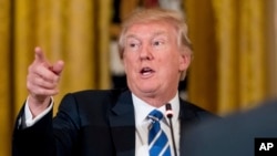 លោក​ប្រធានាធិបតី Donald Trump ថ្លែង​នៅ​ក្នុង​សេតវិមាន​ក្នុង​រដ្ឋធានី​វ៉ាស៊ីនតោន ក្នុង​កិច្ចប្រជុំ​មួយ​ អំពី​ច្បាប់​សុខភាព​ កាលពី​ថ្ងៃទី៧ ខែមីនា ឆ្នាំ២០១៧។
