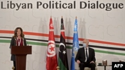 L'envoyée intérimaire de l'ONU en Libye, Stephanie Williams, lors de l'ouverture du Forum de dialogue politique libyen organisé à Gammarth à la périphérie de la capitale tunisienne, en présence du président tunisien Kais Saied, le 9 novembre 2020.
