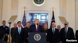 美國總統特朗普在白宮就伊朗問題發表講話，1月8日 (路透社照片)