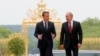 Makron, Putin Versalda uchrashdi