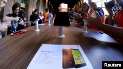 China's Xiaomi Redmi 2 smartphones are displayed to the media during their launch in Sao Paulo, Brazil, June 30, 2015.