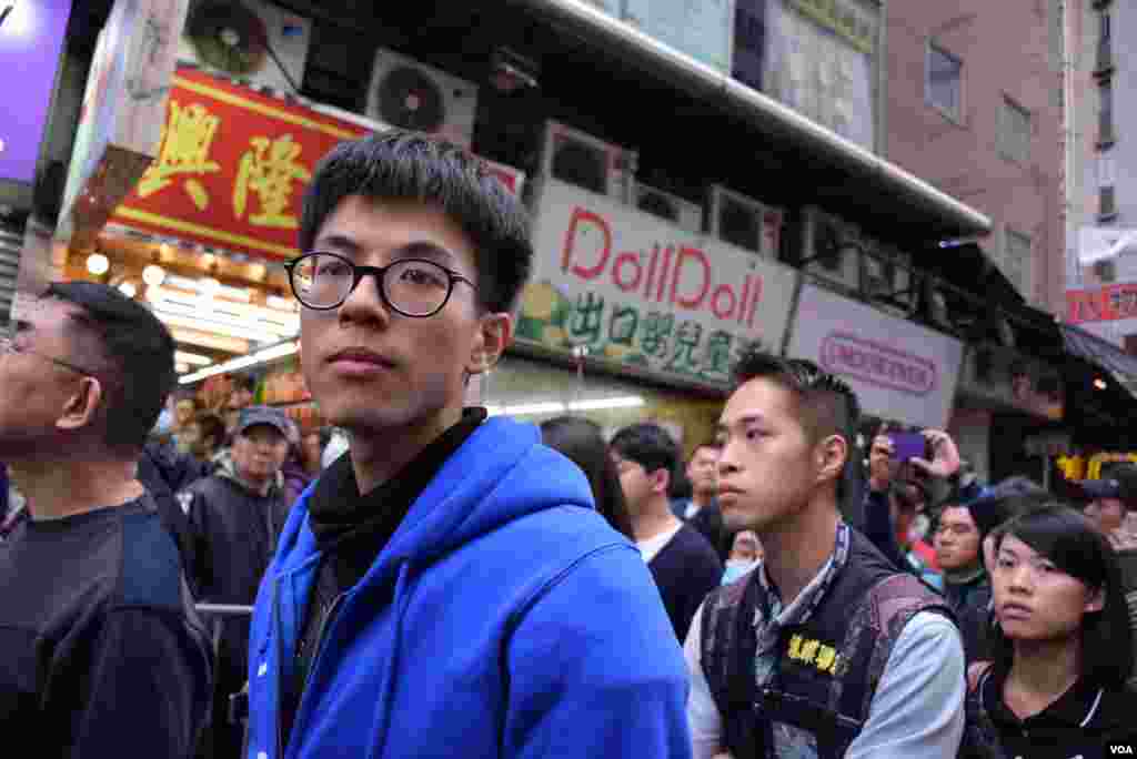 光復元朗遊行發起人之一、本土民主前線成員阿Ray表示,反水貨客示威會暫停。(美國之音湯惠芸攝)