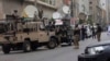 Pasukan keamanan Pakistan mengamankan Bursa Efek di Karachi pasca serangan militan hari Senin (29/6). 
