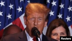 El candidato presidencial republicano y expresidente de Estados Unidos, Donald Trump, habla durante su celebración nocturna de las elecciones primarias presidenciales republicanas de Carolina del Sur en Columbia, EEUU, el 24 de febrero de 2024.