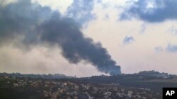 以色列空襲黎巴嫩南部村莊查馬並短暫佔領一處戰略高地，這是以軍自上個月發起地面行動以來，對黎巴嫩南部最深入的入侵。(美聯社：2024年11月17日)