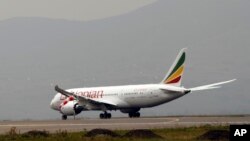 Ethiopian Airlines 787 Dreamliner, Addis Ababa, Afrilu 27, 2013. 