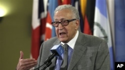 Utusan PBB-Liga Arab Lakhdar Brahimi memperingatkan, lebih dari 100.000 warga Suriah bisa tewas apabila konflik berkecamuk setahun lagi. (AP/Richard Drew)