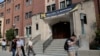 Spanduk "Selamat Datang" terlihat di gedung Universitas Michigan di Ann Arbor, Michigan, AS, 19 September 2018, sebagai ilustrasi. (Foto: Reuters / Rebecca Cook)