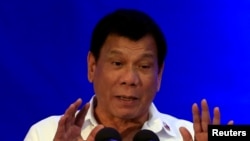 ប្រធានាធិបតី​ហ្វីលីពីន លោក Rodrigo Duterte និយាយ​ថា ប្រធានាធិបតី​ជាប់​ឆ្នោត​អាមេរិក លោក Donald Trump បាន​ជូនពរ​លោក​ឲ្យ​ទទួល​បាន​ជោគជ័យ​ក្នុង​ការបង្រ្កាប​អ្នកជួញដូរ​ថ្នាំ​ញៀន។ 