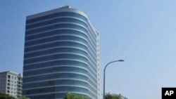 Rua de Luanda com o empolgante Edifício Atlântico, na capital de Angola (Arquivo)