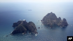 日本将派内阁府政务官松本洋平出席星期天的“竹岛日”庆典、也就是韩国所称的独岛的庆典