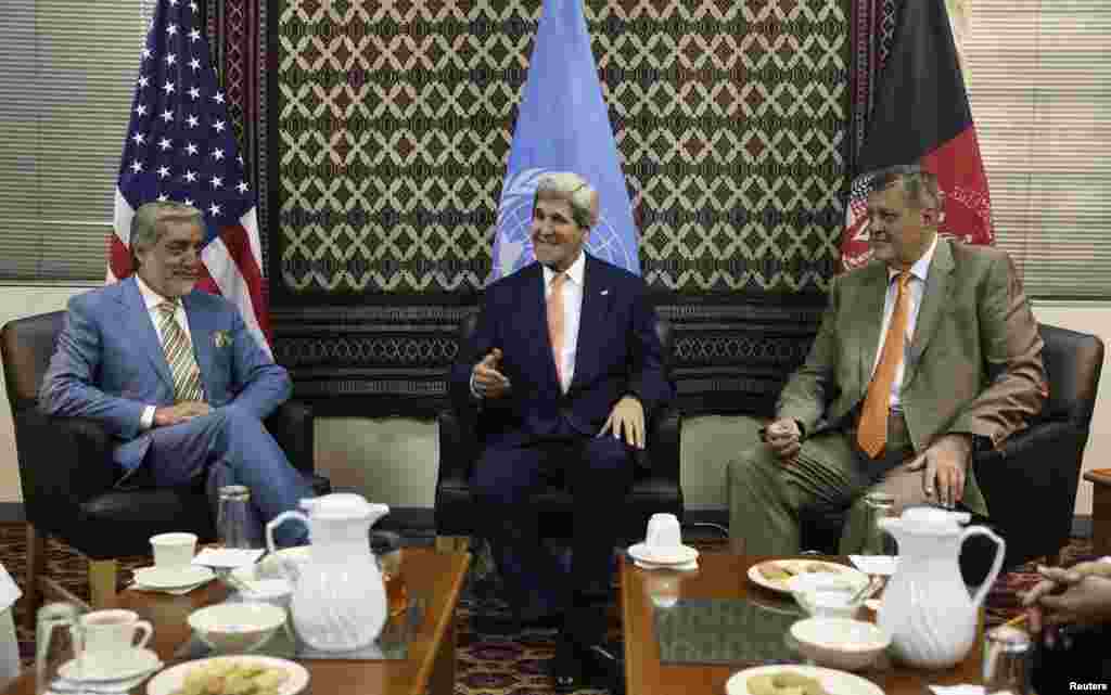 U.S. Secretary of State John Kerry (center) talks as Afghanistan's presidential candidate Abdullah Abdullah (left) and Jan Kubis, the U.N. Secretary-General's special representative, listen during a meeting at U.S. embassy, in Kabul, Aug. 8, 2014
