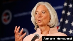 La directora del FMI, Christine Lagarde pide a Estados Unidos arreglar sus finanzas.