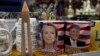 Trump ataca a Clinton por ser mujer