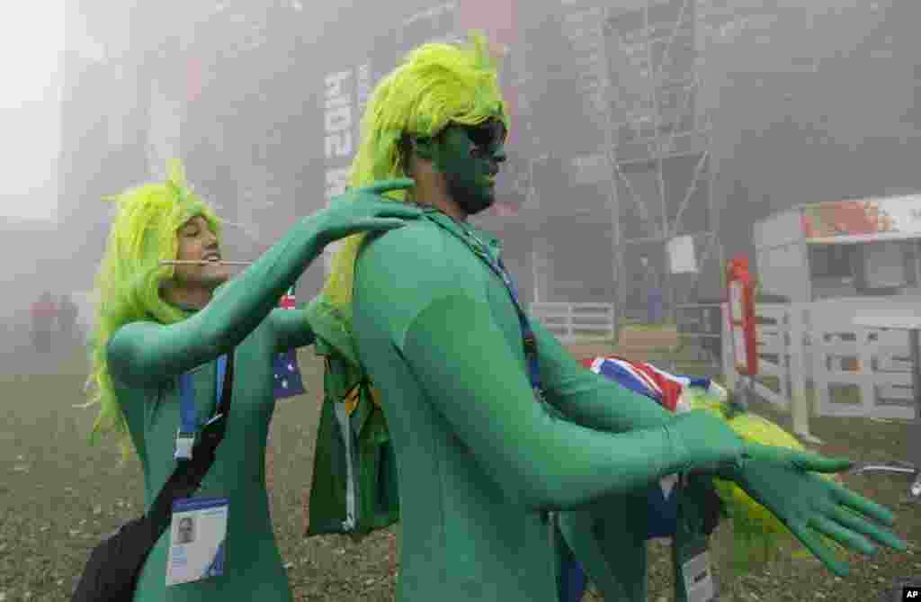 Australia fans dress up for the men's snowboard cross competition at the Rosa Khutor Extreme Park, Feb. 17, 2014.