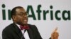 Le président de la Banque africaine de développement (BAD), Akinwumi Adesina, lors d'une conférence de presse le premier jour de la réunion annuelle de la BAD à Gandhinagar, en Inde, le 22 mai 2017. REUTERS / Amit Dave - RTX36ZWZ