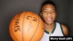 Giannis Antetokounmpo des Milwaukee Bucks, Wisconsin, le 28 septembre 2015.