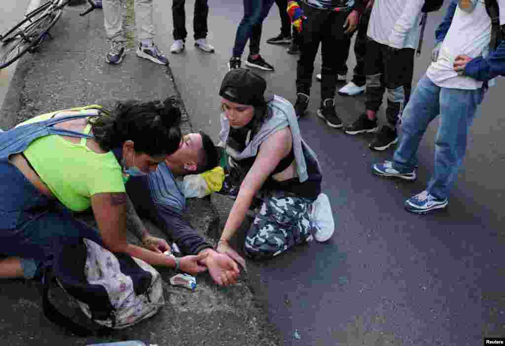 Las protestas han estado marcadas por la violencia tanto de la policía como de la población civil.
