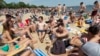 Studija: Mlađi Amerikanci manje skloni da se vakcinišu protiv COVID19