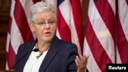 La administradora de la agencia de protección del medio ambiente, Gina McCarthy dijo que los alcaldes podrían convertir el debate sobre el cambio climático en una discusión sobre la economía, la seguridad pública y la salud.