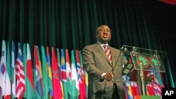 African Development Bank President Donald Kaberuka gives a speech at the annual meeting of the bank in Lisbon, Portugal, June 2011.