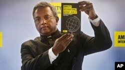 El reporte anual de Amnistía Internacional fue presentado en Francia por el secretario general de la organización, Salil Shetty.