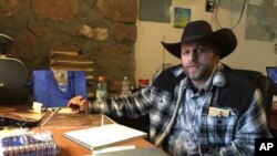 Ammon Bundy saat berada di Suaka Margasatwa Nasional Malheur di Oregon, 22 Januari 2016 (Foto: dok). 