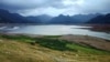 Waduk Sempor di Kebumen, Jawa Tengah mengering akibat kemarau, tanah berumput itu normalnya terendam air. (Foto:VOA/Nurhadi)