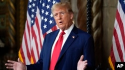 Mantan Presiden AS Donald Trump berbicara dalam konferensi pers dari kediamannya di Mar-a-Lago, Florida, pada 4 Maret 2024. (Foto: AP/Rebecca Blackwell)