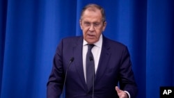 Rускиот министер за надворешни работи рече дека хибридната војна на Западот нема да ја запре Москва