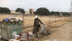 Cada vez mais pobres sobrevivem do lixo -1:46
