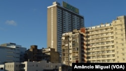 Maputo, torres vermelhas