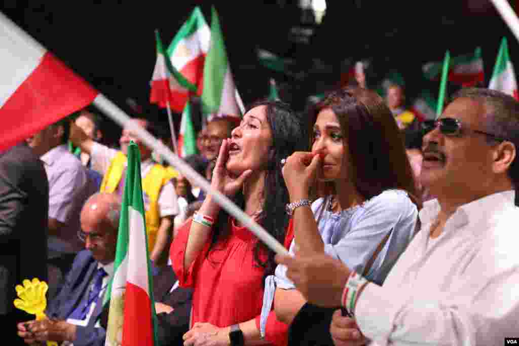 چندهزار نفر در نشست «ایران آزاد» با حضور گروه‌های مخالف جمهوری اسلامی ایران حضور یافتند.