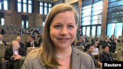 ARCHIVO - La gobernadora de la Reserva Federal de Estados Unidos, Michelle Bowman, captada en una conferencia sobre política monetaria en la Hoover Institution en Palo Alto, California, Estados Unidos, el 3 de mayo de 2019.