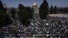 Ribuan Muslim Lakukan Salat Jumat Terakhir Ramadan di Reruntuhan Masjid Gaza