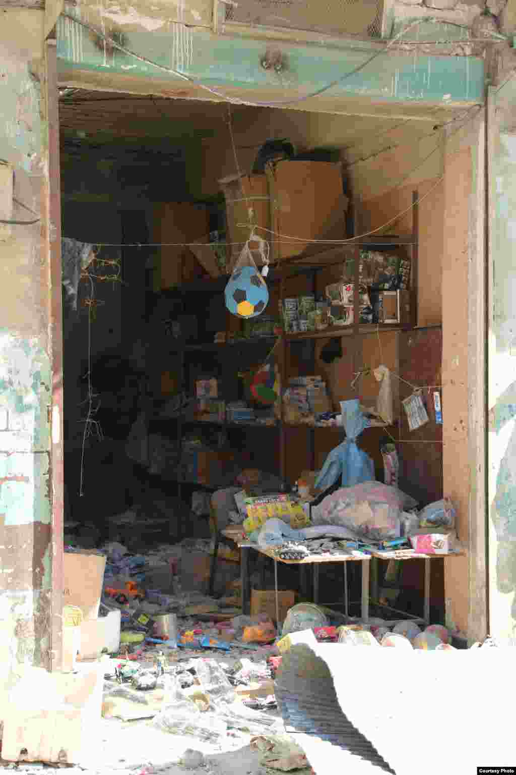 A war-damaged shop in the central marketplace, Kobani, Syria, Oct. 22, 2014. (Shirwan Qasim / Transterra Media)