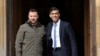 El primer ministro británico, Rishi Sunak, recibe al presidente ucraniano Volodymyr Zelenskyy, en Chequers, Inglaterra, el 15 de abril de 2023. 