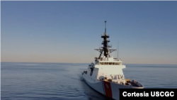 El guardacostas Stone (WMSL-758), del servicio naval militar de EE.UU., al zarpar desde el puerto de Mississipi en diciembre de 2020.